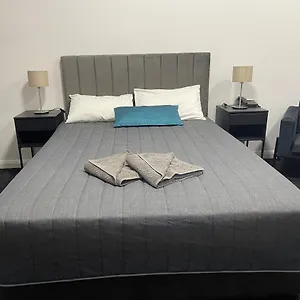 3* Motel West